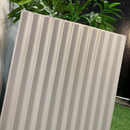 Placa 3D Ripado Autoadesiva – 50x50cm Revestimento Decorativo de Parede