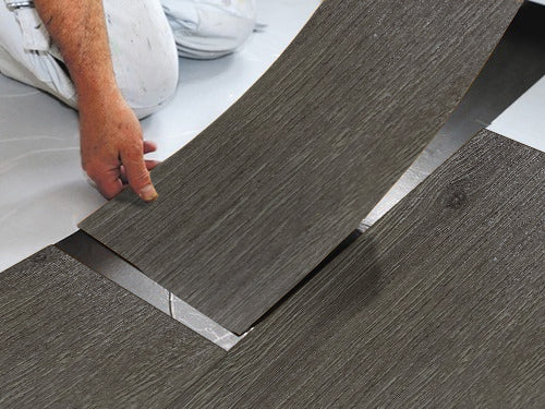 Piso Vinílico Autoadesivo Cinza – Instalação Fácil e Design Sofisticado