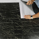 Piso Vinílico Autoadesivo Preto Rajado – Instalação Fácil Sofisticado